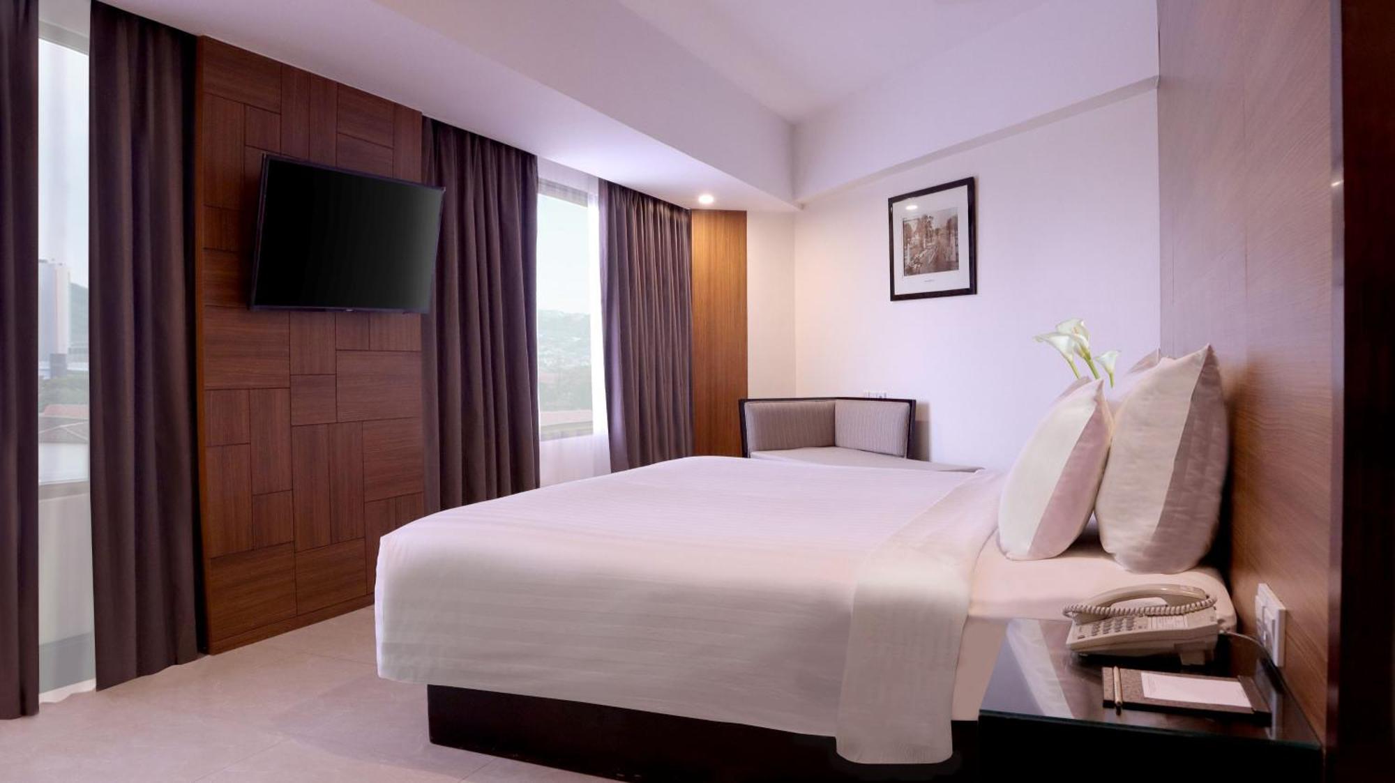 호텔 산티카 프리미어 세마랑 외부 사진